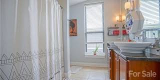 Room in 3 Bedroom Townhome at Steel Yard Ct Gallery 34