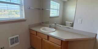 Charming 2-Story Townhome with Vaulted Ceilings Gallery 23