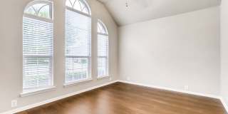 4-BEDROOM HOME IN LAKESIDE Gallery 6