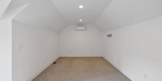 811 Smith Avenue Gallery 43