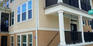 STUNNING  3 BR/3.5 BA TOWNHOME IN THE BEAUTIFUL Gallery 1