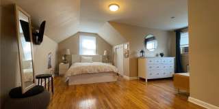 471 E Hudson Gallery 12