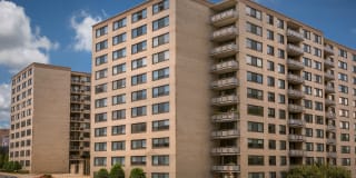 Cole Spring Plaza Apartments Gallery 13