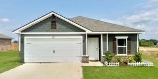 Like new 4-bed/2-bath! Gallery 1