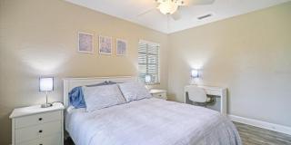 2126 HYDE PARK Street Gallery 22