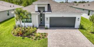 2071 NE Cedar Street Gallery 1