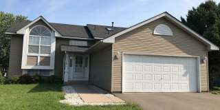 4Bd*2Ba House in Farmington/Lakeville/AV Area! Avail. May 1st. Gallery 1