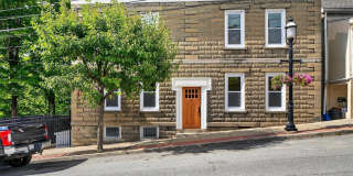 79 Main Street unit: 2E Gallery 1