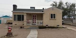 Charming and spacious Needles home Gallery 1