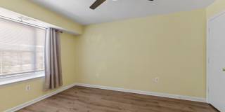 6901 VICTORIA Drive Gallery 22