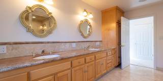 4539 Mammoth Avenue Gallery 26