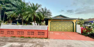 Beautiful Home-4/2/2  Fenced Yard Gallery 1