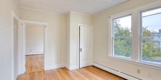 Newly Remodeled Spacious 3 Bedroom Apartment Gallery 10