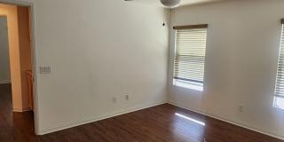 2 Bedroom Townhome w/Attached 1 Car Garage. Gated Community with Assoc Pool! Gallery 12