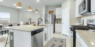 1642 Ranch House Gallery 24