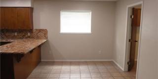 118 E Iris Avenue Gallery 11