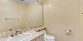 Spacious & Bright 3BR Condo with Bonus Room, Secured Parking & Hollywood History! Gallery 18