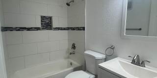 Spacious 2 Bed / 2 Bath Long Beach Condo Near Traffic Circle, CSULB & Belmont Heights Gallery 12