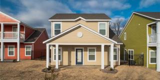 1690  N Izard  LN Gallery 1