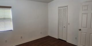 2 Bedroom Townhome w/Attached 1 Car Garage. Gated Community with Assoc Pool! Gallery 8