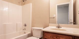 323 French Ave – Fully Furnished 5 Bed / 4 Bath Near Baylor Gallery 14