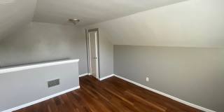 136 North Everett Avenue Gallery 19