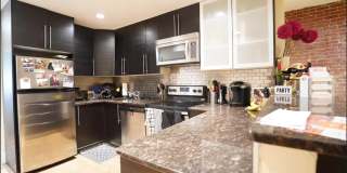 Spacious 4 Bed / 2 Bath on Beacon St | Brookline | 9/1 Gallery 3