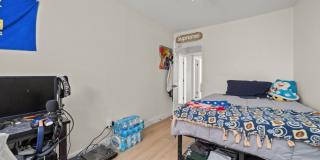 Spacious lot with no back house! Gallery 25