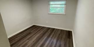 3 bd 1.5 ba Condo Gallery 7