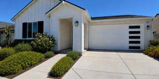 Spacious Single-Story Fresno Home with Den & 2-Car Garage! Gallery 1