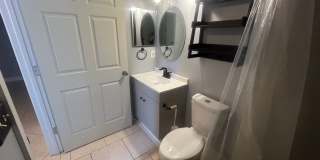 Midtown 2/1 All Utilities/Internet Included Gallery 7