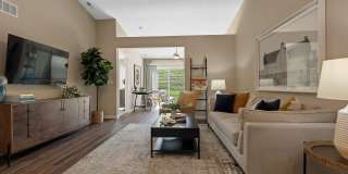 Redwood Bellevue South 25th Street Gallery 15