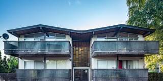 13202 JUST BLOCKS TO CARKEEK PARK AND CENTRALLY LOCATED Gallery 1