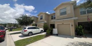 Spacious Townhome in Desirable Vizcaya Falls 3-bedroom, 2.5-bath townhome Gallery 3