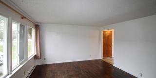 2 Bed 1 Bath - Excellent Condition - Pet Friendly - Large Fenced Yard Gallery 5