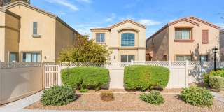 Gated Community Living with Vaulted Ceilings, Loft & Private Courtyard! Gallery 1