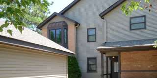 Beautiful 2-Bed 1-Bath Condo in Bloomington - Available Now! Gallery 1