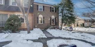 7713 BRISTOL SQUARE Court Gallery 1