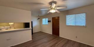 1/1 Triplex - End Unit /No Carpet / Vinyl Plank Flooring / Lots of Parking / CISD Gallery 6