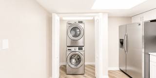Elegance and Beachfront Condo Living Gallery 8