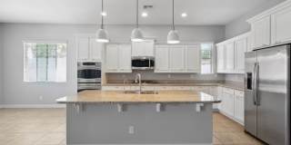 4 Bedroom + Den Single Family in Peoria Gallery 6