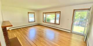 3 Bedroom House South End Neighborhood Burlington Available in September 5th! Gallery 8