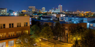 Sola Station Canalside Apartments Gallery 9