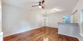 Room in 4 Bedroom Home at Harlan Rd SW Gallery 10