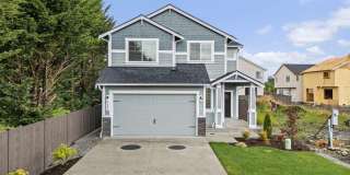 Brand New Yelm Rental | 4 Bedroom Home with Office, A/C & Bonus Loft Space! Gallery 1