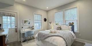 Charming 4 Bedroom-No Broker Fee Gallery 4