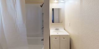 Available Now! Single Family 1/1 home for lease with large lot and 1 car garage! Gallery 7