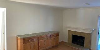 4 Bedroom Home with Solar in Encinitas Gallery 7