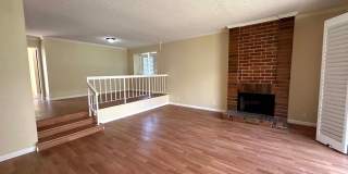 Spacious 3 bedroom 2.5 bath Condo for rent in Woodland Hills! Gallery 5