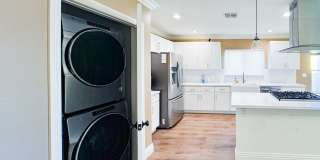 Gorgeous 3 Bedroom 2 Bath Updated Front House for Lease Near SoFi! (Building of ADU in the back) Gallery 15